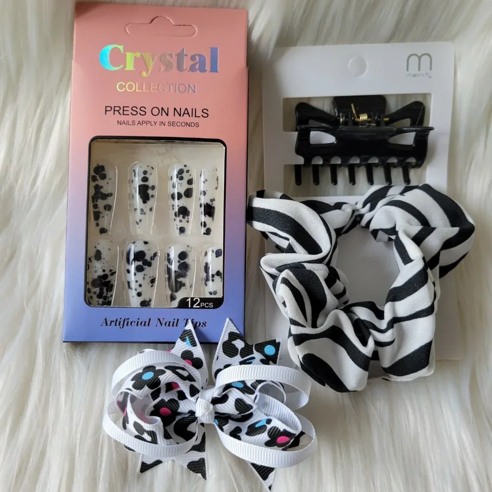 Black & White Accessories Set